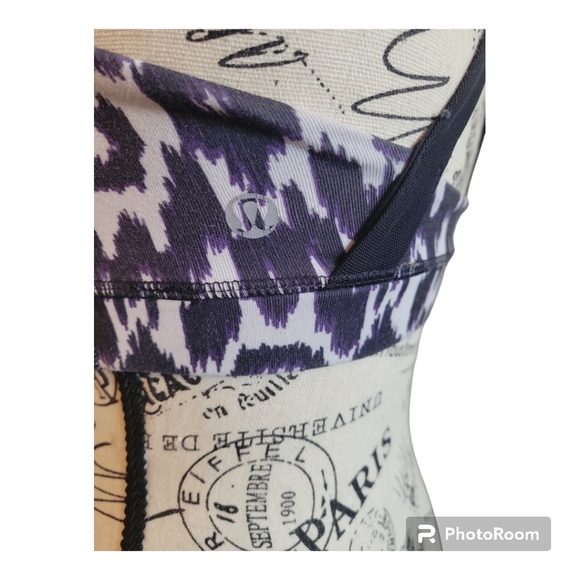 Lululemon Black and White Marbel Energy Training Bra - Picture 6 of 7